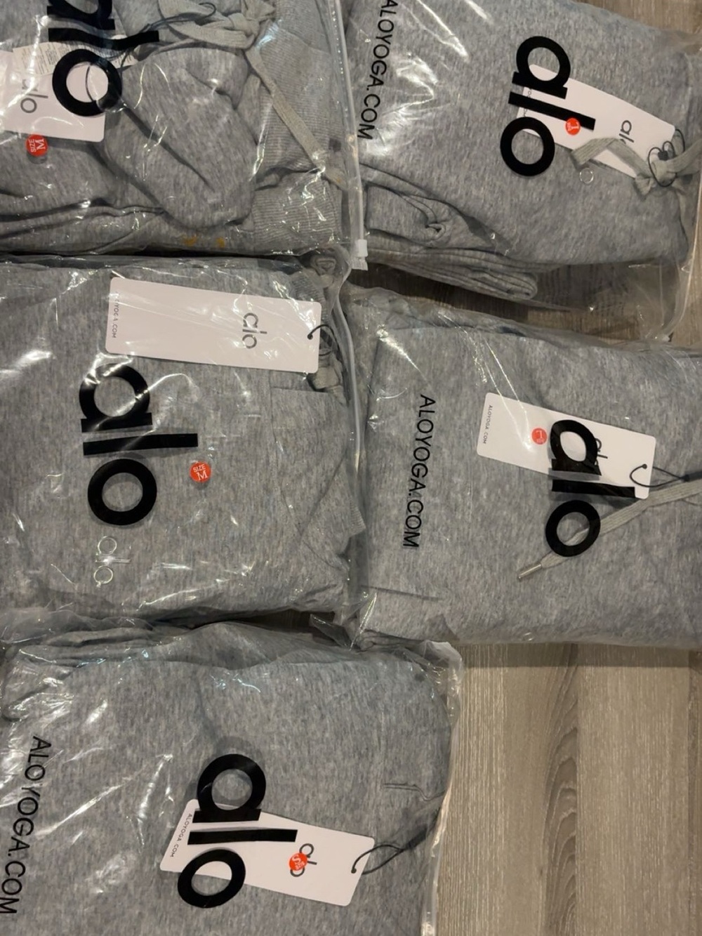 ALO Yoga Men's Heather Gray Hoodie & Joggers Set - Picture 4 of 4